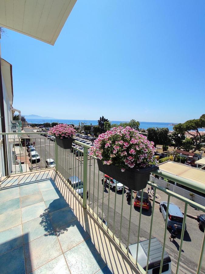 Reale Apartments Terracina Bagian luar foto