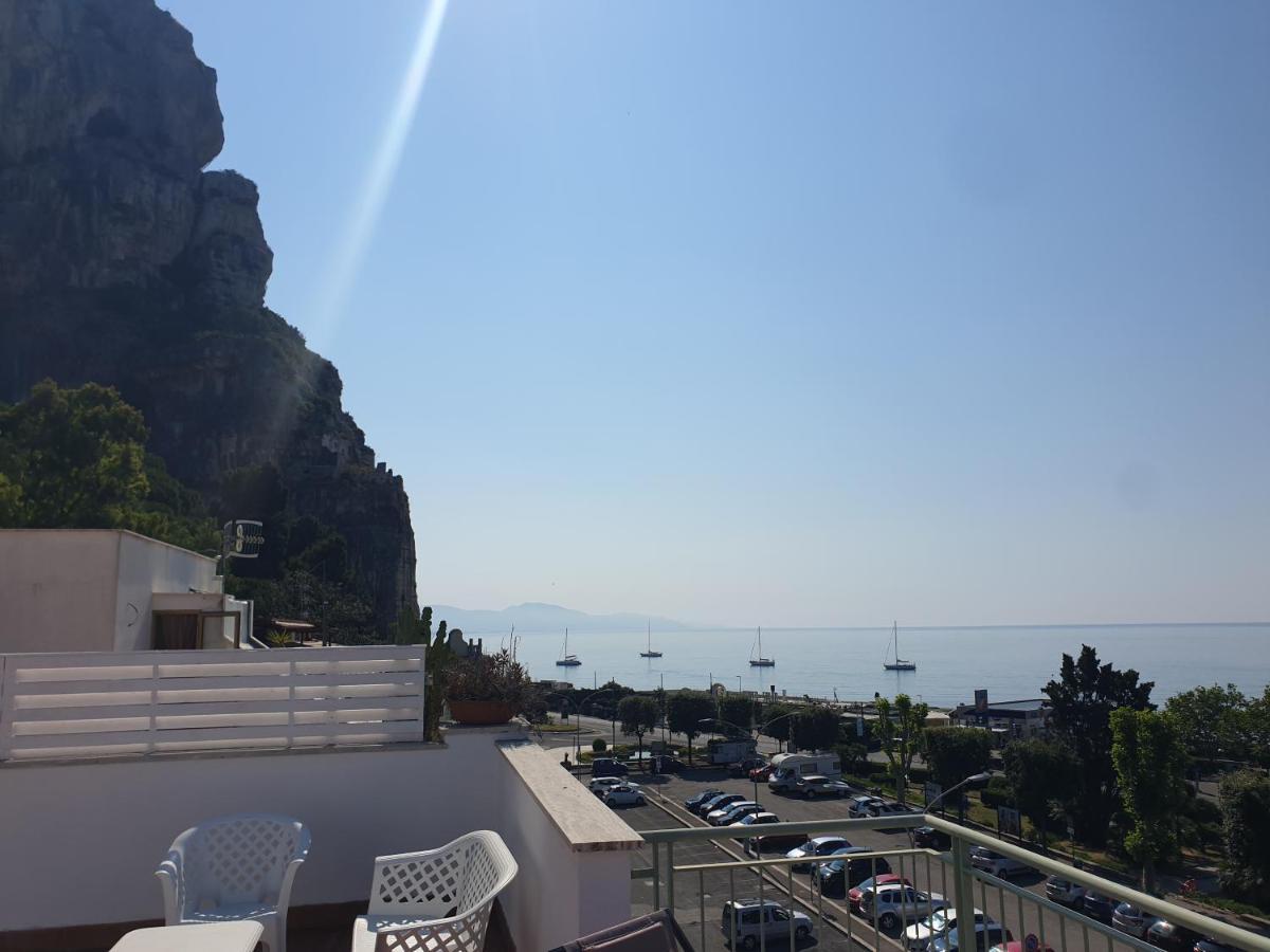 Reale Apartments Terracina Bagian luar foto