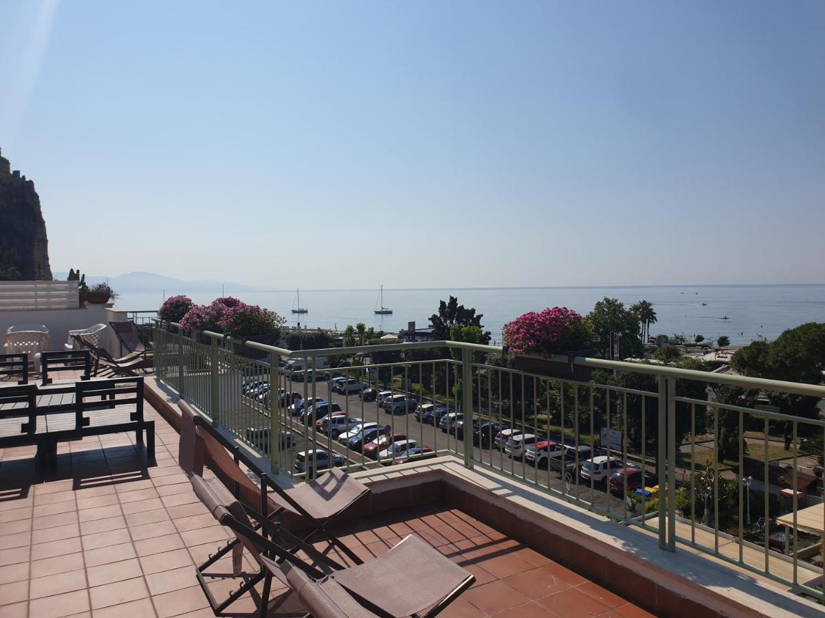 Reale Apartments Terracina Bagian luar foto